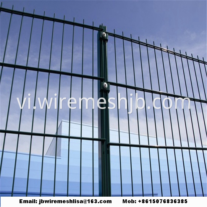 868/656 Powder Coated Double Weft Wire Mesh Fence